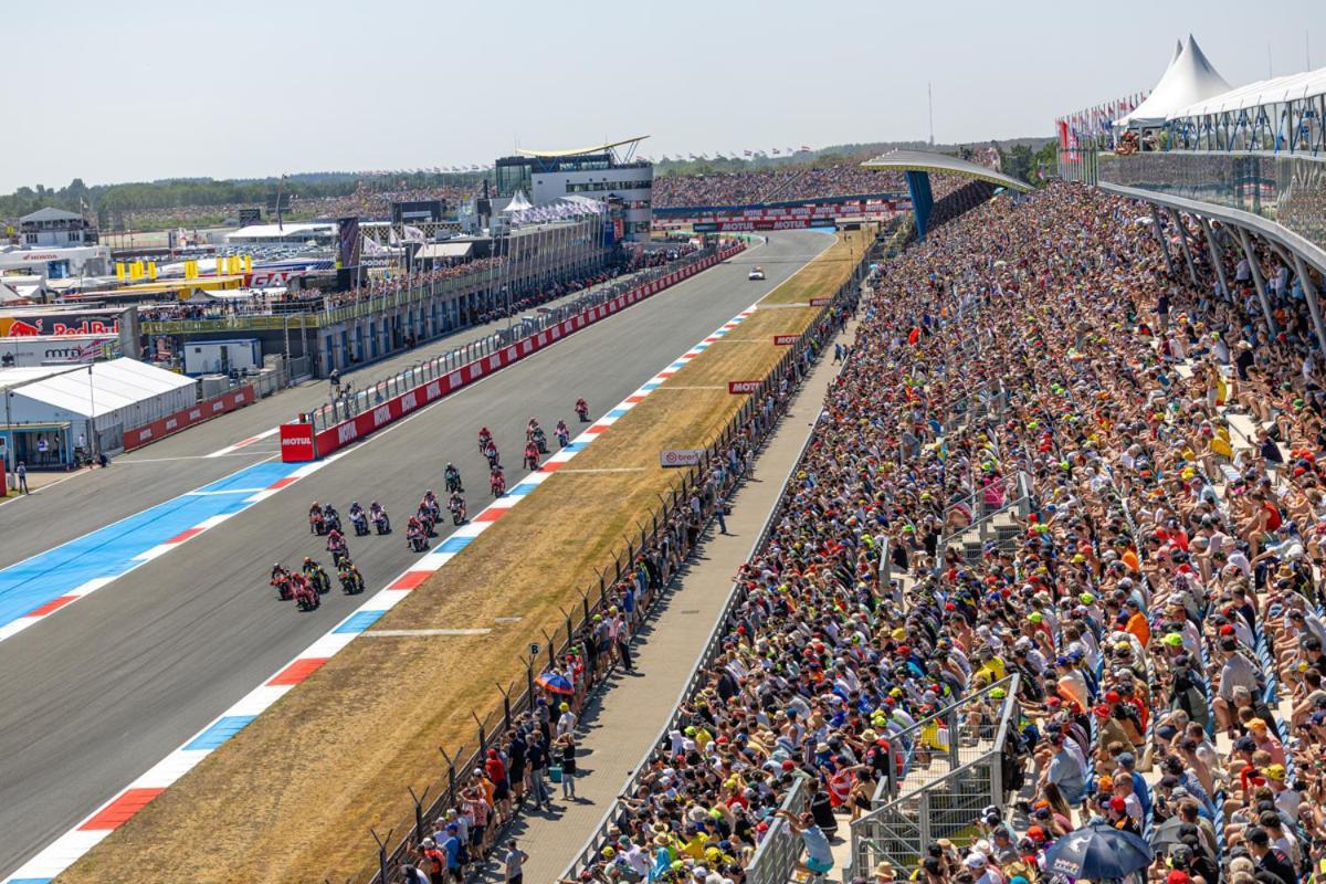 100 Jaar Tt Circuit Assen 2025 Glamping Incl Stroom Exteriör bild
