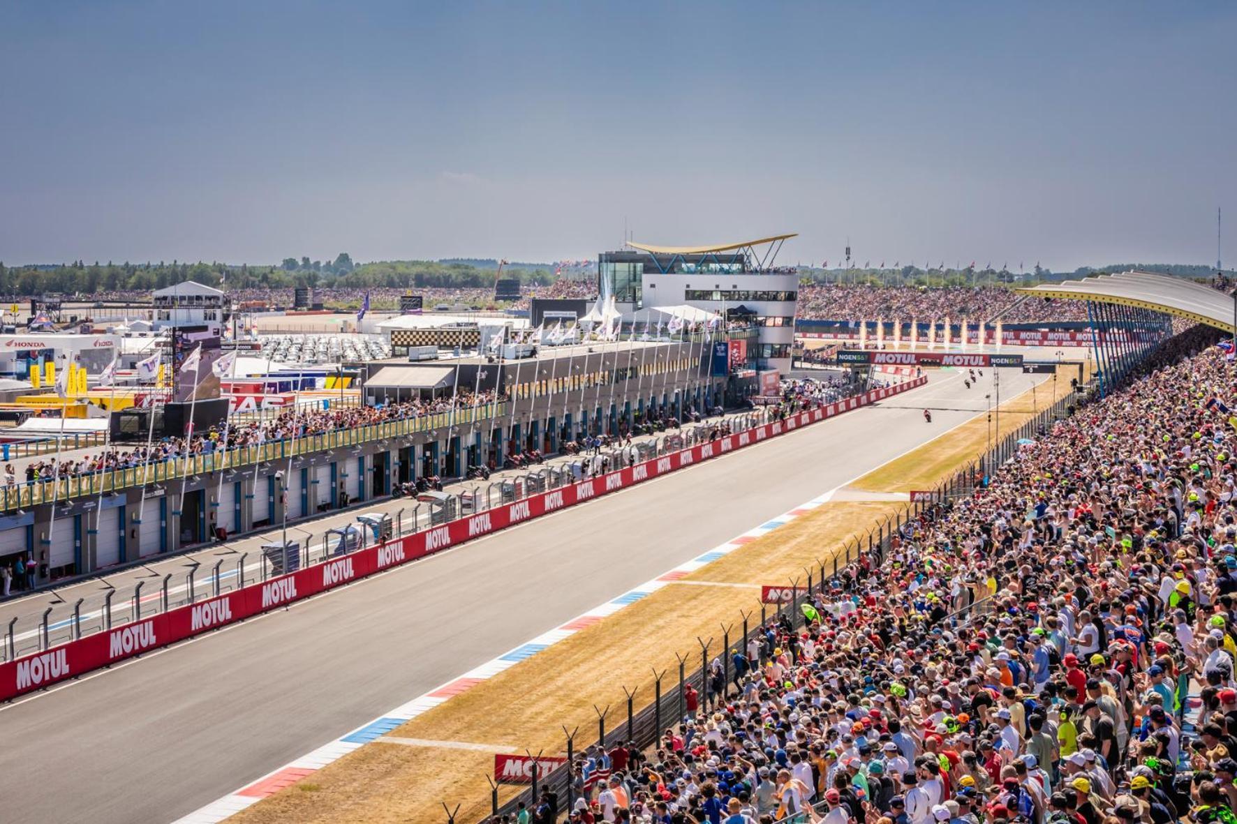 100 Jaar Tt Circuit Assen 2025 Glamping Incl Stroom Exteriör bild